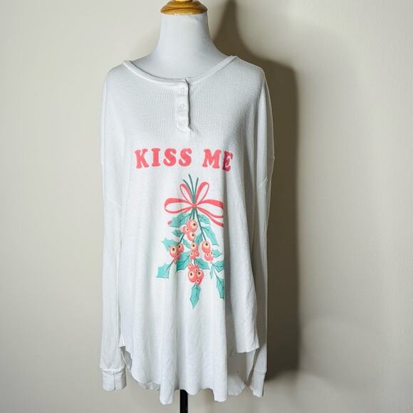 Wildfox Kiss Me Mistletoe White Thermal Top - Picture 1 of 5